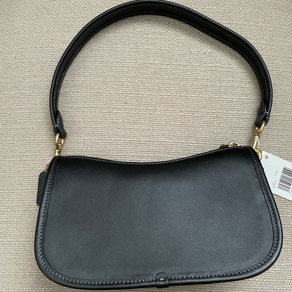 Coach Swinger 20 in Colour Black customized New - Picture 6 of 14